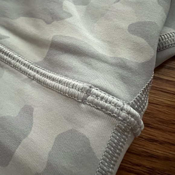 Lululemon White Camo Energy Longline Bra Size 4 - Picture 3 of 5